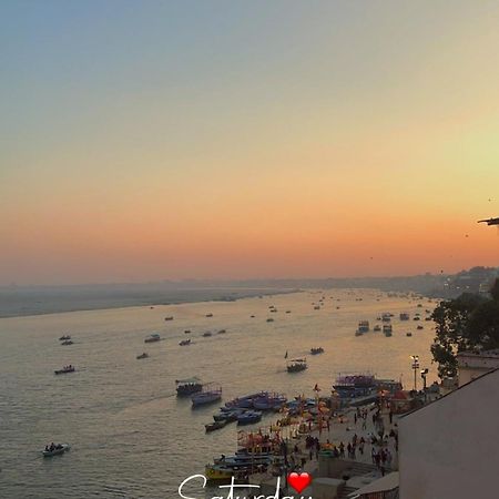 Tandon Lodge On The Ganga Ghat Homestay バラナシ エクステリア 写真