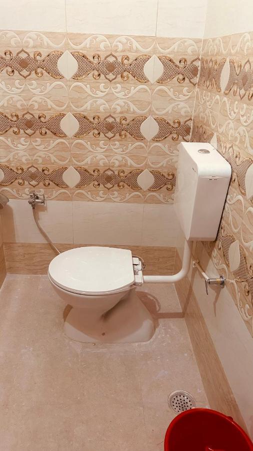 Tandon Lodge On The Ganga Ghat Homestay バラナシ エクステリア 写真