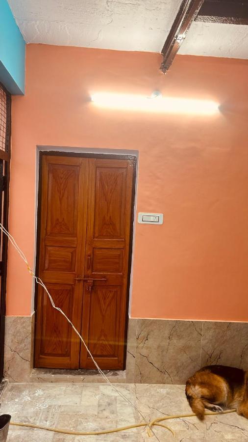 Tandon Lodge On The Ganga Ghat Homestay バラナシ エクステリア 写真