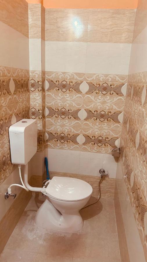 Tandon Lodge On The Ganga Ghat Homestay バラナシ エクステリア 写真