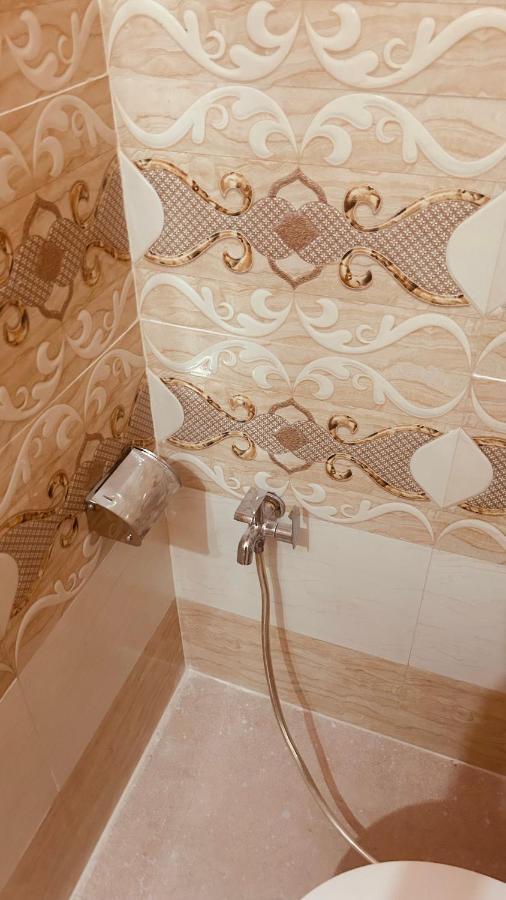 Tandon Lodge On The Ganga Ghat Homestay バラナシ エクステリア 写真
