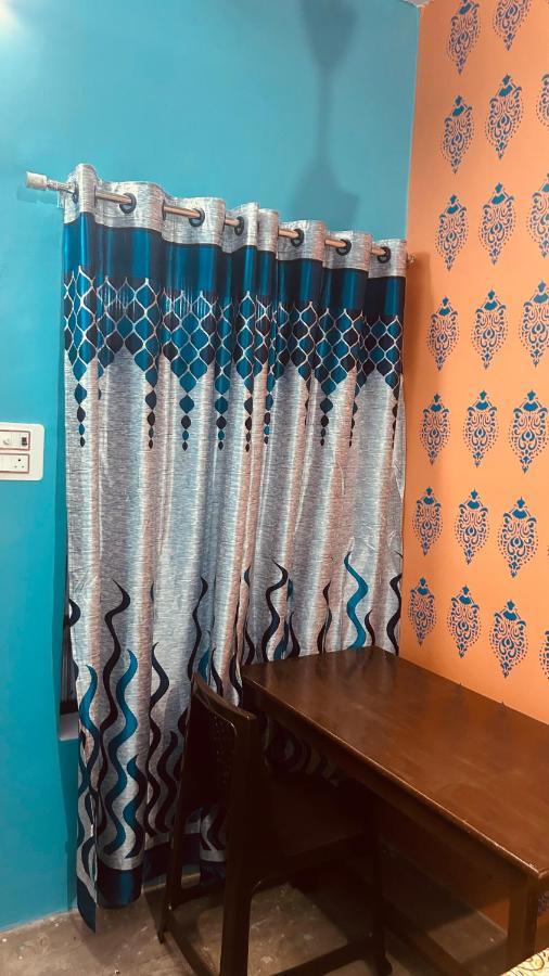 Tandon Lodge On The Ganga Ghat Homestay バラナシ エクステリア 写真