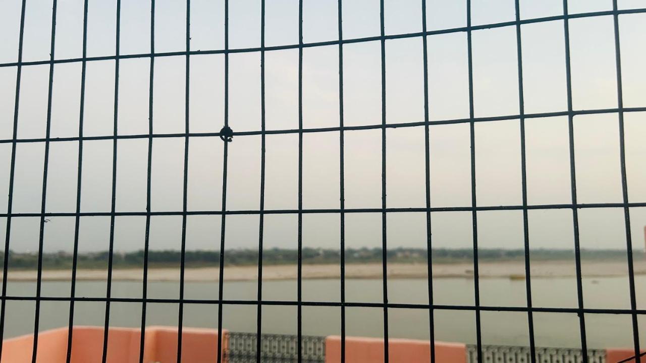 Tandon Lodge On The Ganga Ghat Homestay バラナシ エクステリア 写真