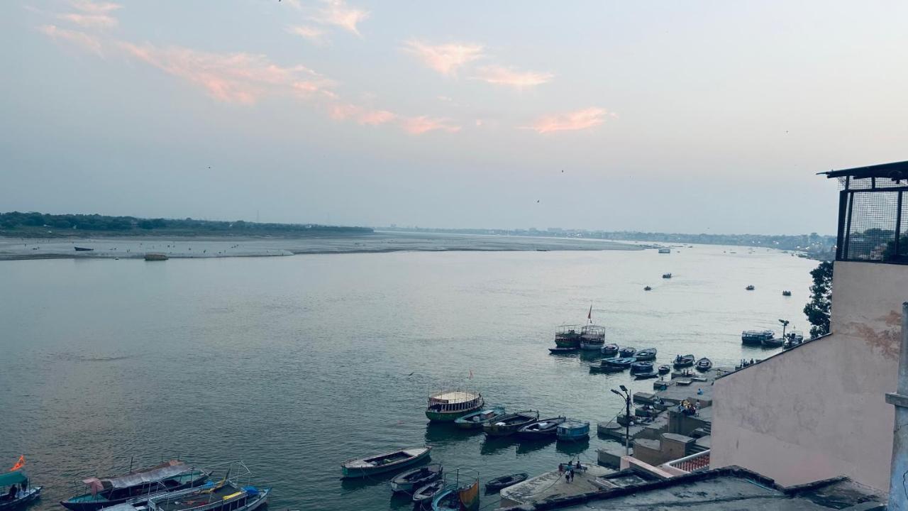 Tandon Lodge On The Ganga Ghat Homestay バラナシ エクステリア 写真