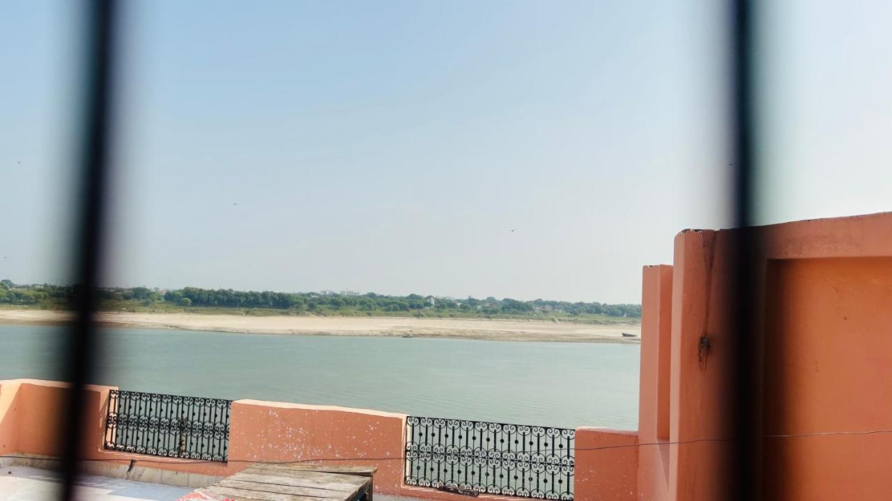 Tandon Lodge On The Ganga Ghat Homestay バラナシ エクステリア 写真