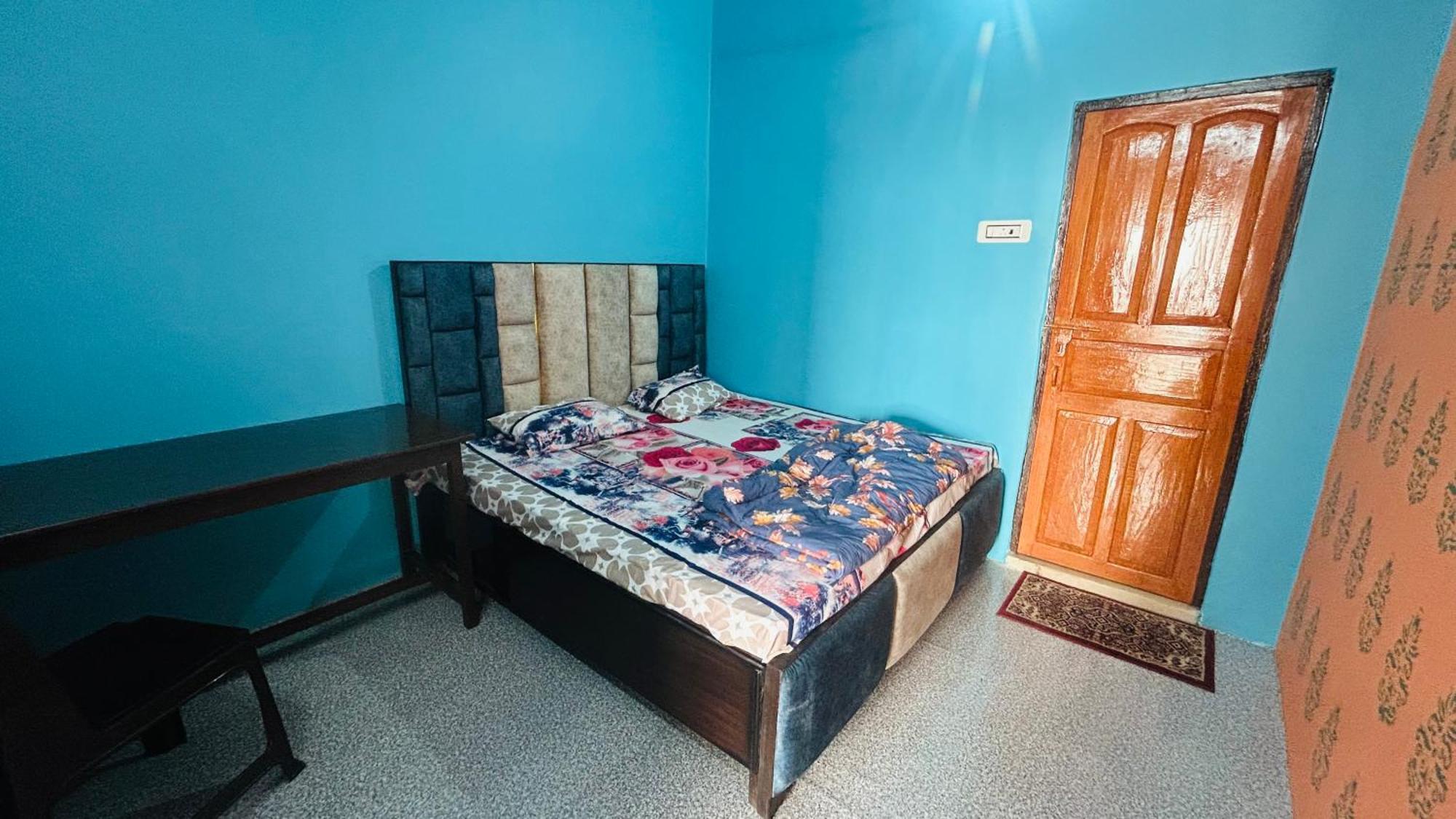Tandon Lodge On The Ganga Ghat Homestay バラナシ エクステリア 写真