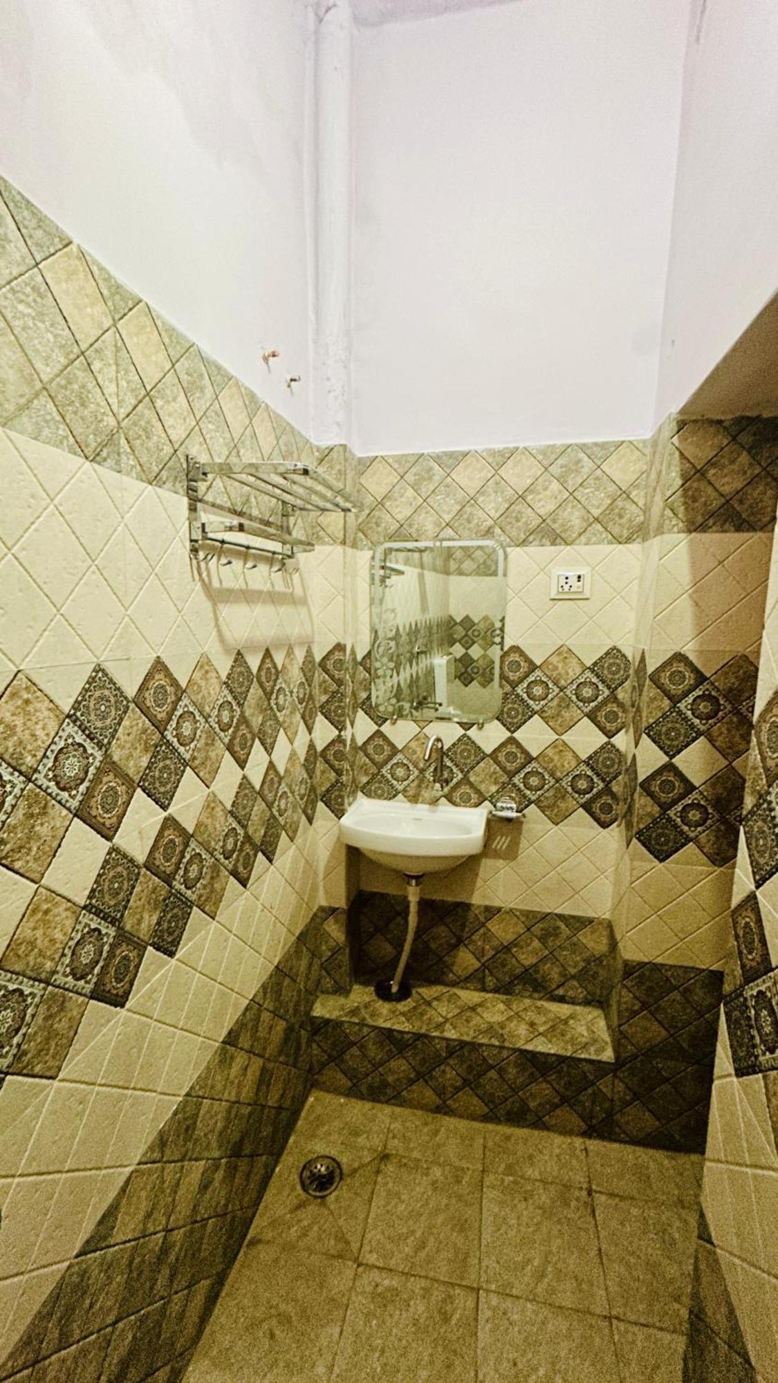 Tandon Lodge On The Ganga Ghat Homestay バラナシ エクステリア 写真