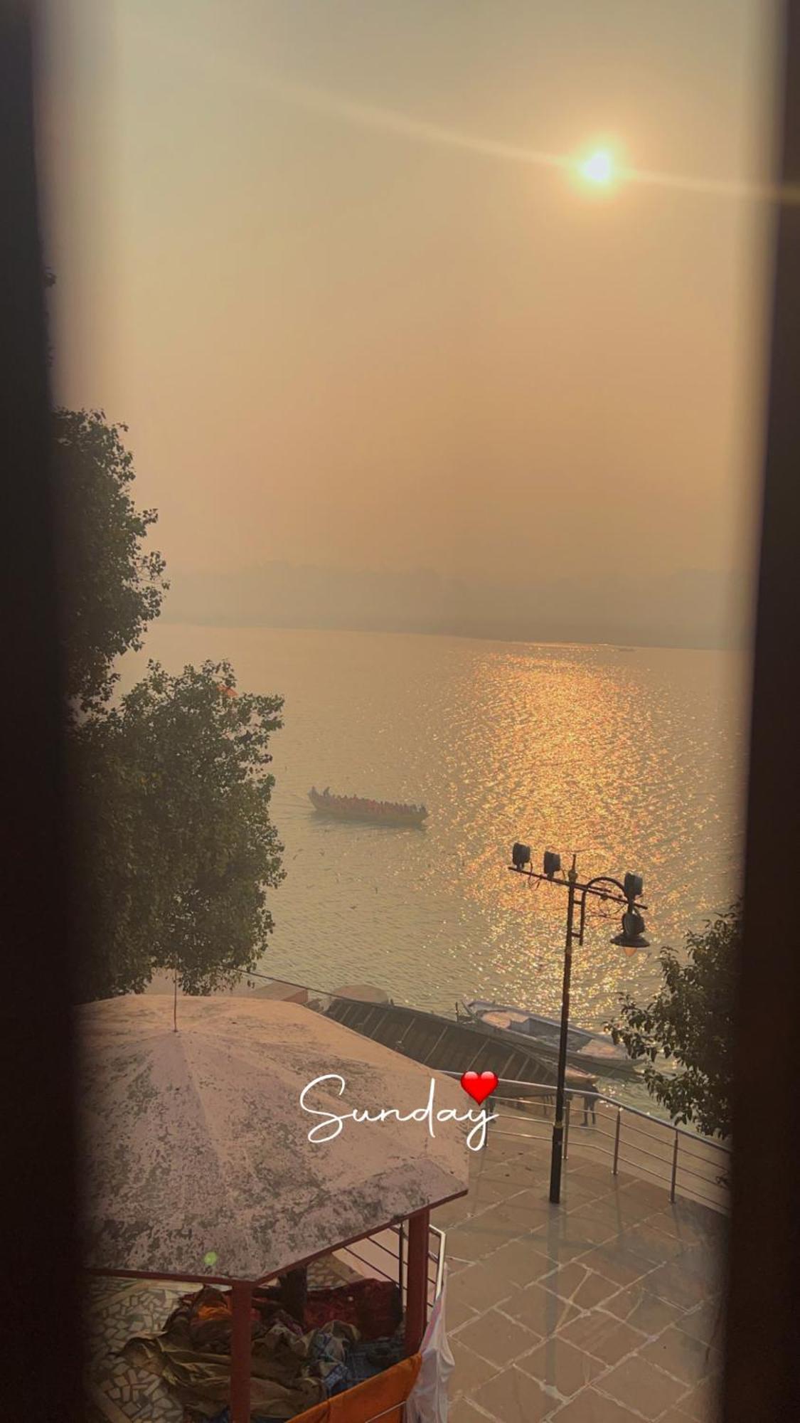 Tandon Lodge On The Ganga Ghat Homestay バラナシ エクステリア 写真